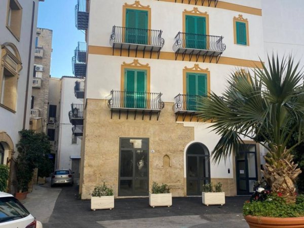 negozio in affitto a Palermo in zona Centro storico