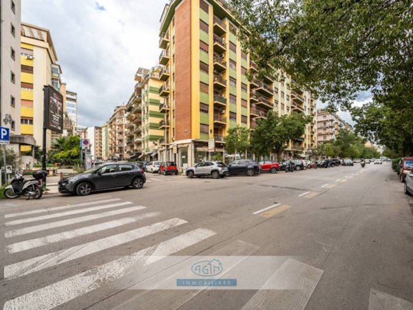 negozio in affitto a Palermo in zona Libertà