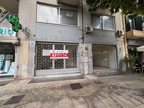 locale commerciale in affitto a Palermo