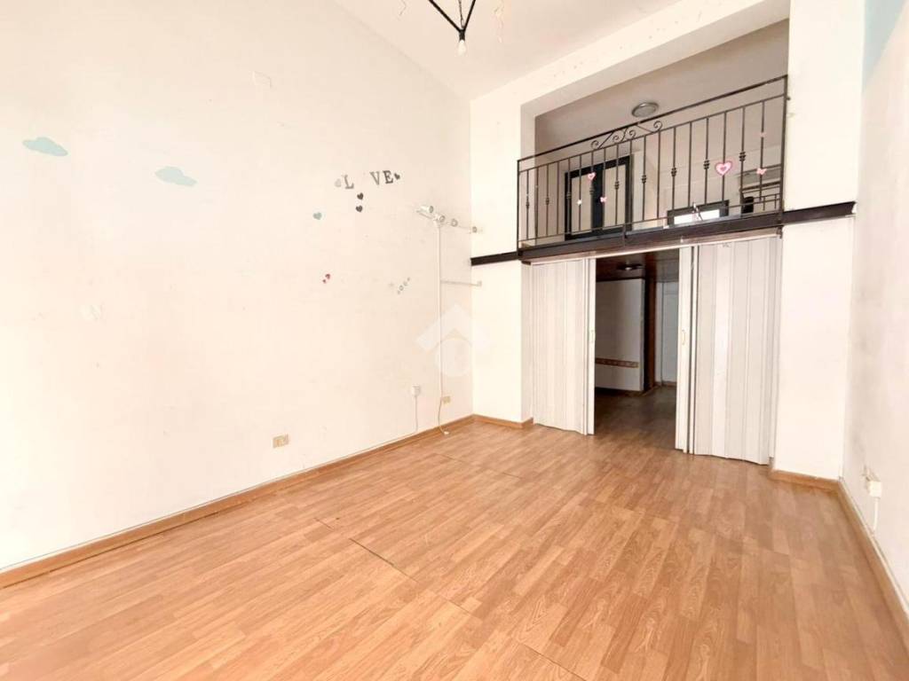 negozio in affitto a Palermo in zona Malaspina/Palagonia