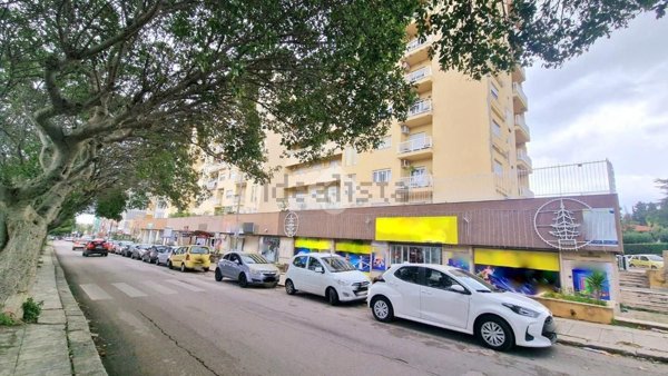 locale commerciale in affitto a Palermo in zona Uditore