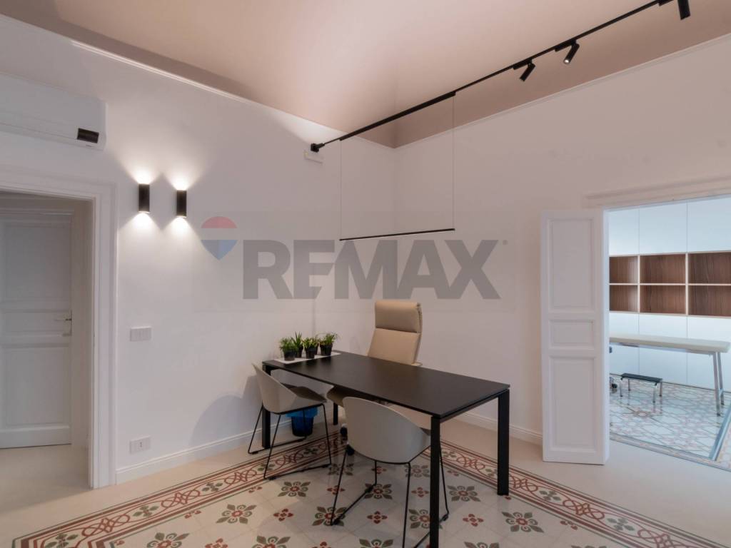 ufficio in affitto a Palermo in zona Politeama