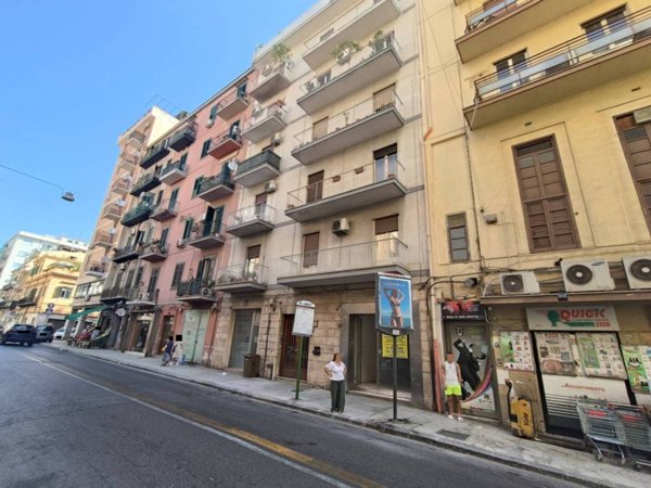 negozio in affitto a Palermo in zona Libertà