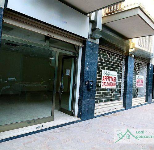 negozio in affitto a Palermo in zona Libertà