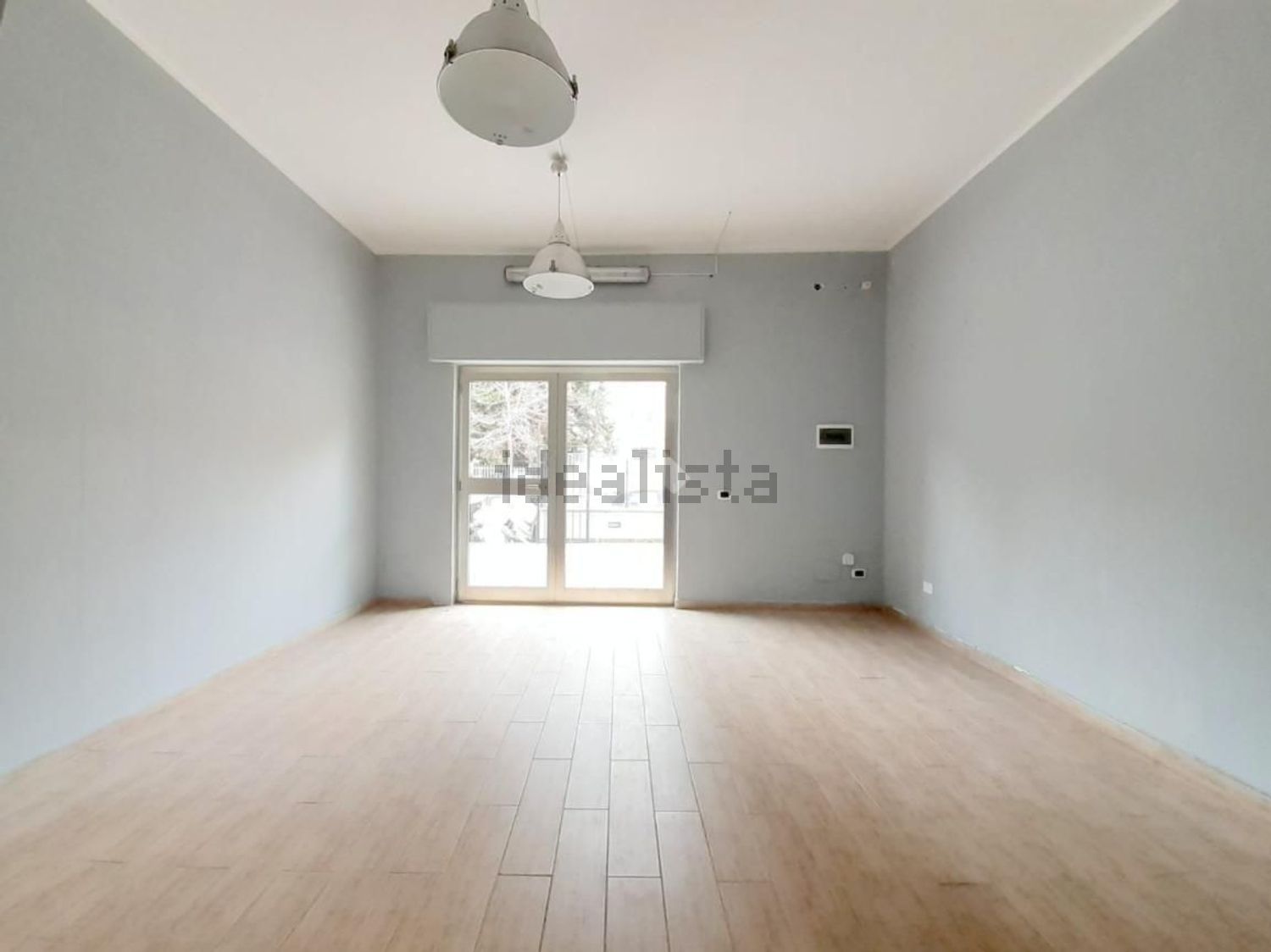 locale commerciale in affitto a Palermo in zona Uditore