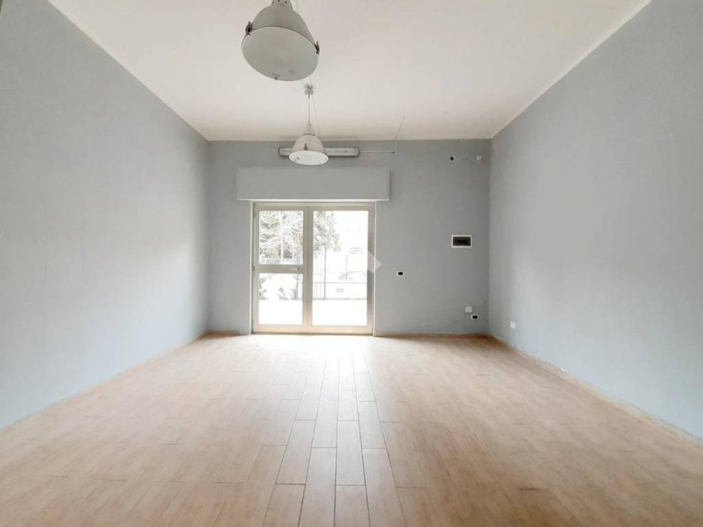 negozio in affitto a Palermo in zona Altarello