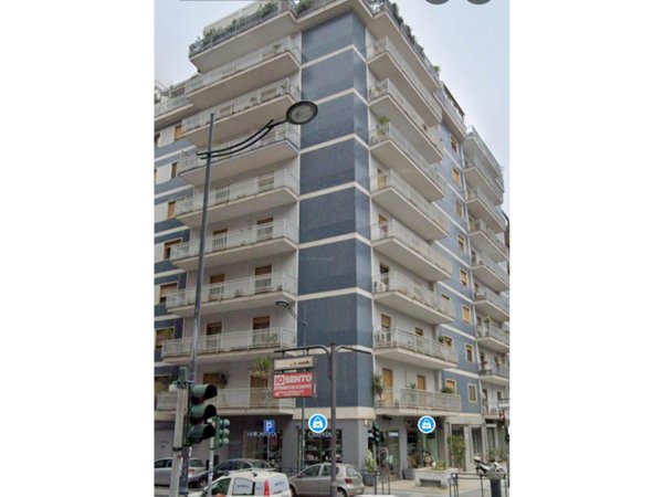 negozio in affitto a Palermo in zona Libertà