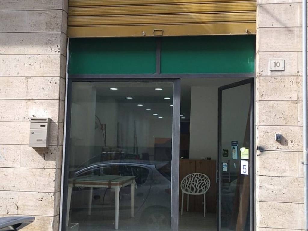 negozio in affitto a Palermo