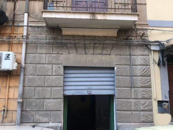 negozio in affitto a Palermo in zona Zisa