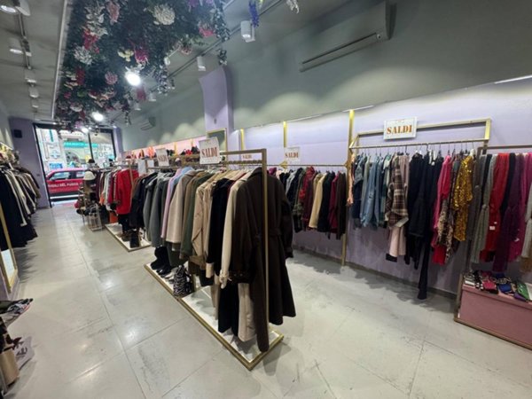 negozio in affitto a Palermo in zona Politeama