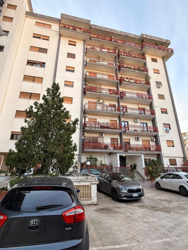 ufficio in affitto a Palermo in zona Malaspina/Palagonia