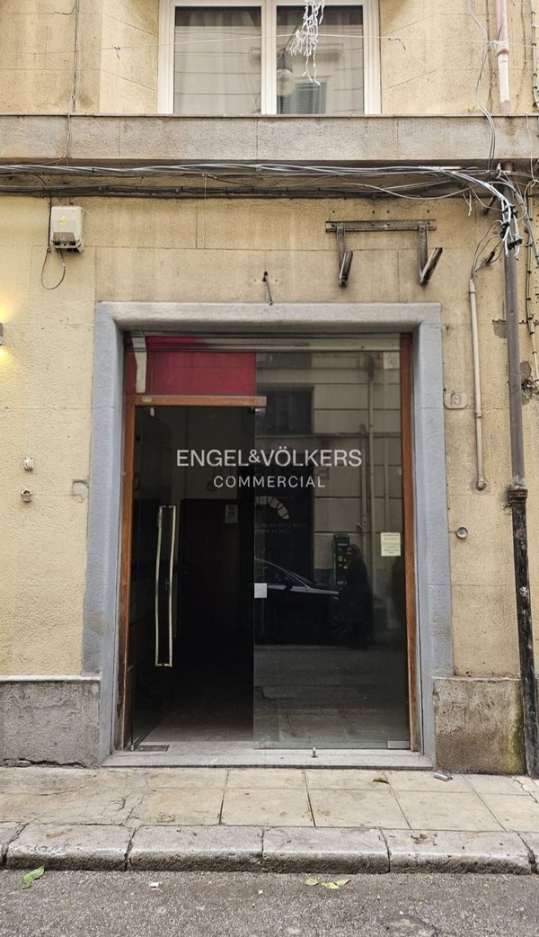 locale commerciale in affitto a Palermo in zona Politeama
