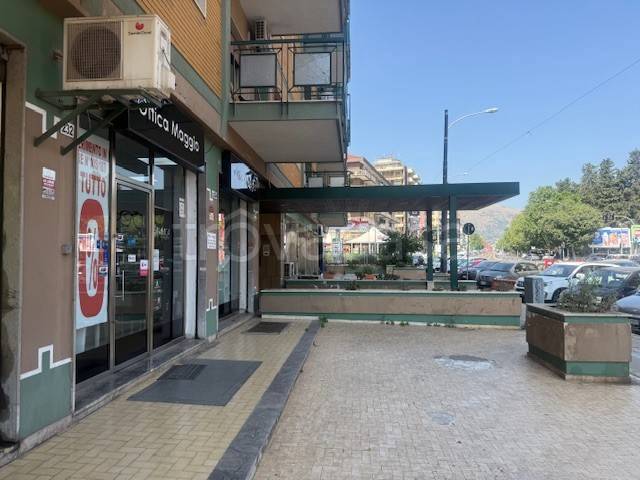 negozio in affitto a Palermo in zona Uditore