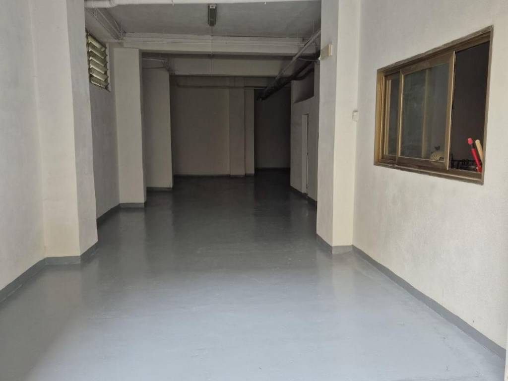 locale di sgombero in affitto a Palermo in zona Politeama