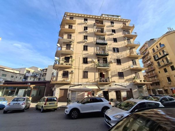 appartamento in affitto a Palermo in zona Montegrappa / Santa Rosalia