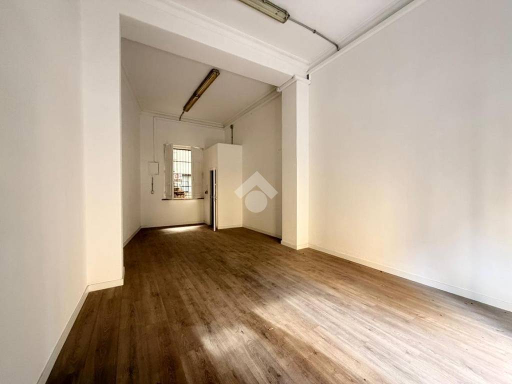 negozio in affitto a Palermo in zona Libertà