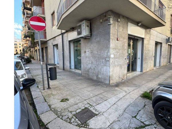 negozio in affitto a Palermo in zona Politeama