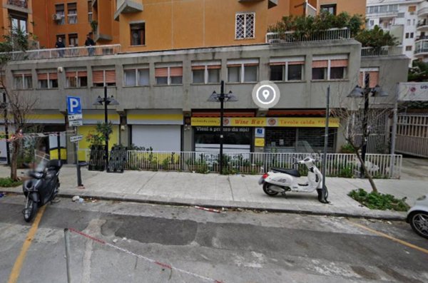 negozio in affitto a Palermo in zona Libertà