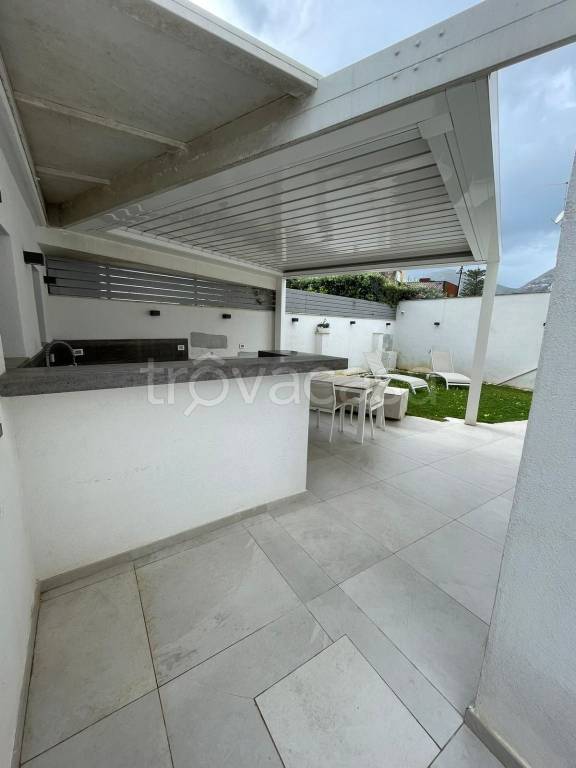 casa indipendente in affitto a Palermo in zona Mondello