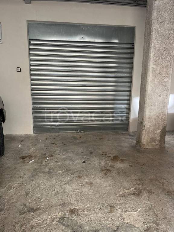 locale commerciale in affitto a Palermo in zona Malaspina/Palagonia