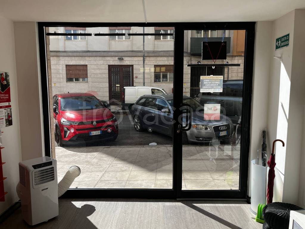negozio in affitto a Palermo