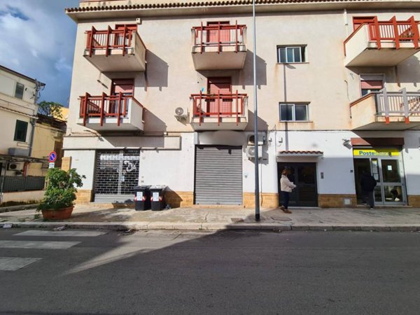 negozio in affitto a Palermo in zona Pallavicino