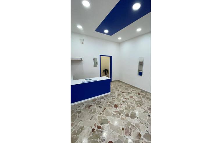 negozio in affitto a Palermo