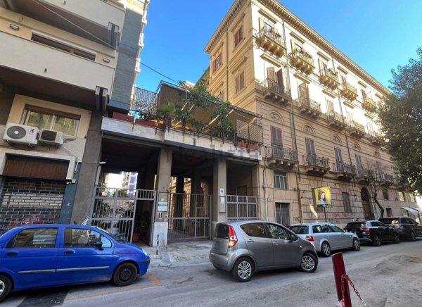 locale commerciale in affitto a Palermo in zona Libertà