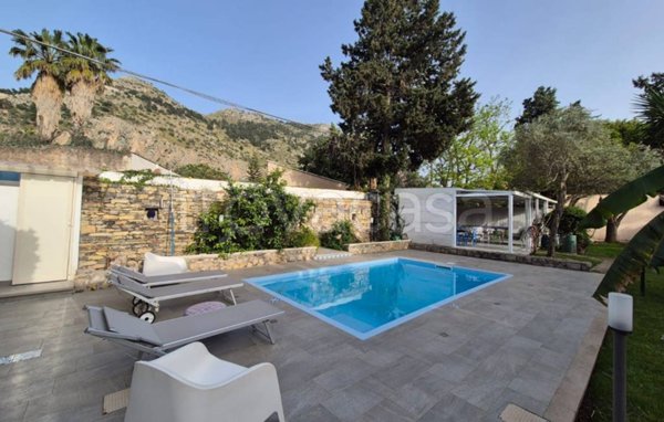 casa indipendente in affitto a Palermo in zona Mondello