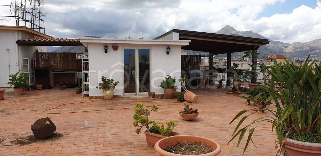 appartamento in affitto a Palermo in zona Zisa