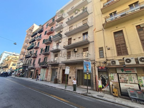 negozio in affitto a Palermo in zona Libertà