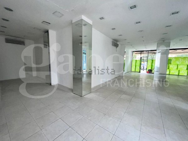 locale commerciale in affitto a Palermo in zona Libertà