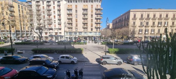 ufficio in affitto a Palermo in zona Libertà
