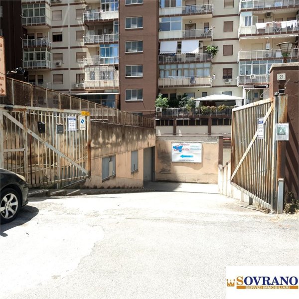 locale commerciale in affitto a Palermo in zona Malaspina/Palagonia