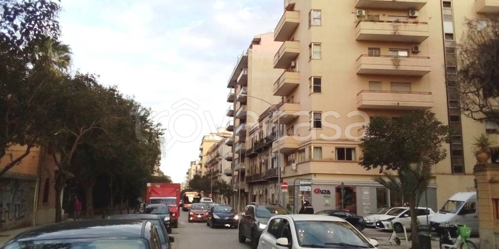ufficio in affitto a Palermo in zona Malaspina/Palagonia
