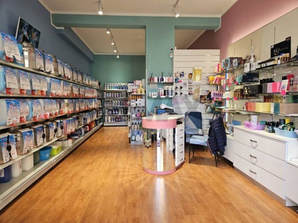 locale commerciale in affitto a Palermo in zona Malaspina/Palagonia