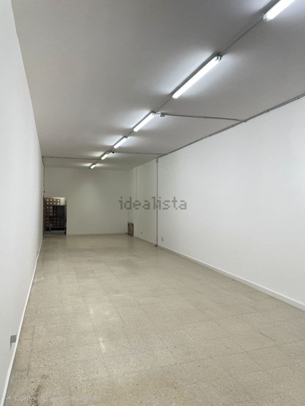 locale di sgombero in affitto a Palermo in zona Zisa