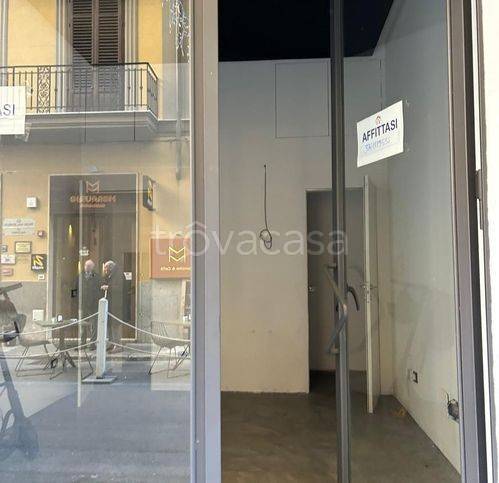 negozio in affitto a Palermo in zona Politeama