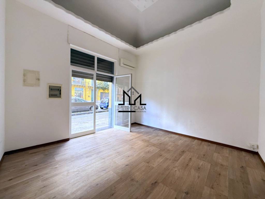 negozio in affitto a Palermo in zona Malaspina/Palagonia