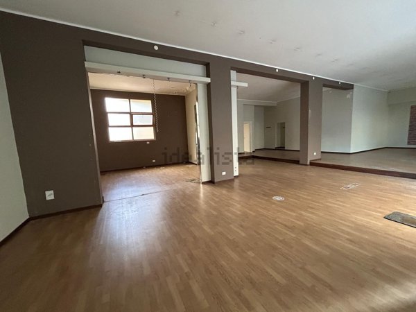 locale commerciale in affitto a Palermo in zona Libertà