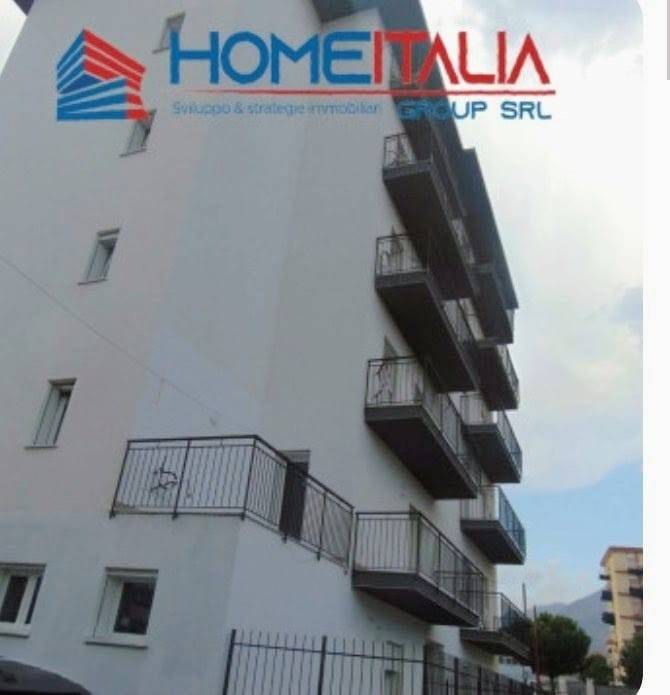 locale commerciale in affitto a Palermo in zona Zisa