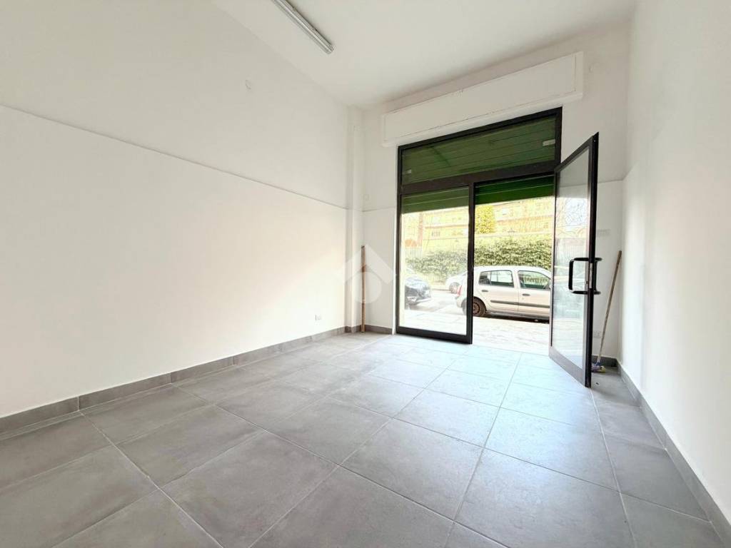 negozio in affitto a Palermo in zona Zisa