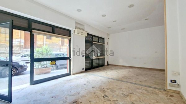 locale commerciale in affitto a Palermo in zona Montegrappa / Santa Rosalia