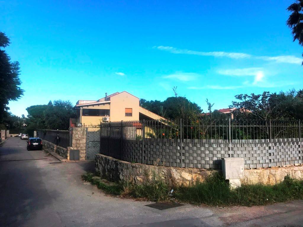 appartamento in affitto a Palermo in zona Partanna