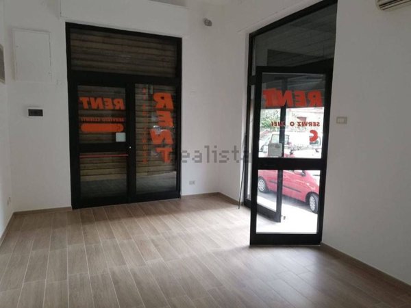 locale commerciale in affitto a Palermo in zona Malaspina/Palagonia