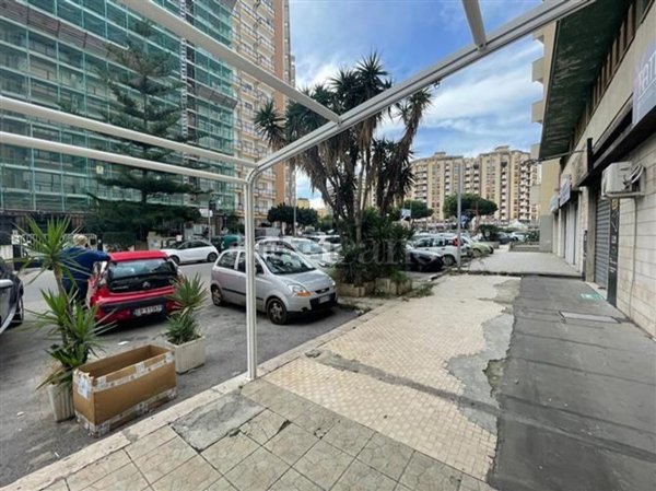 locale commerciale in affitto a Palermo in zona Malaspina/Palagonia