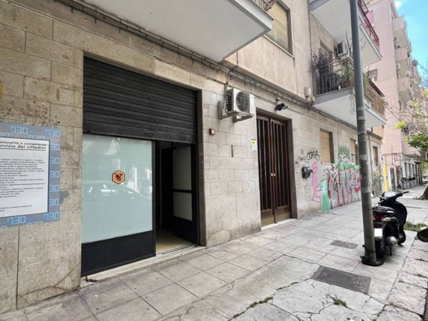 negozio in affitto a Palermo in zona Politeama