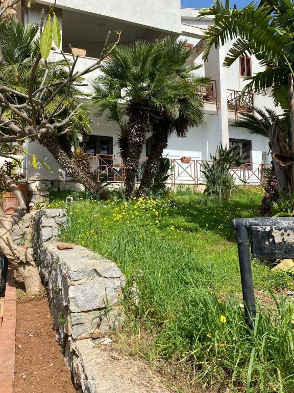casa indipendente in affitto a Palermo in zona Mondello