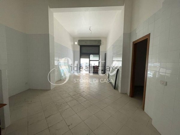 locale commerciale in affitto a Palermo in zona Oreto