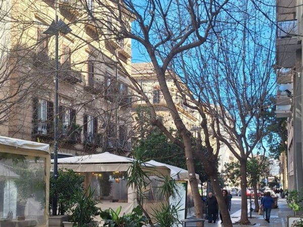 negozio in affitto a Palermo in zona Politeama